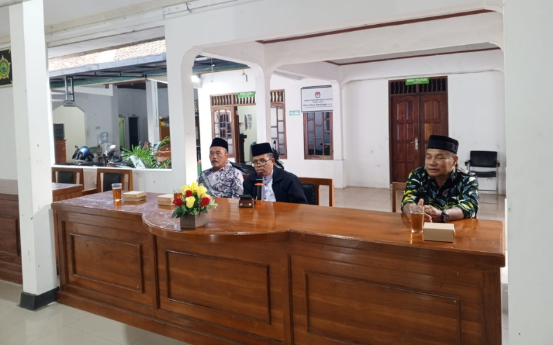 Pengajian Rutin Ahad Kliwon di Balai Kalurahan Pendoworejo